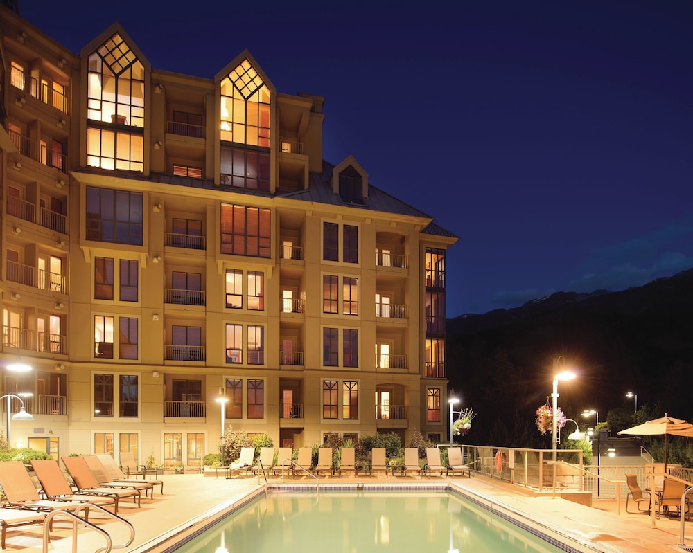 Pan Pacific Whistler Mountainside 4/44