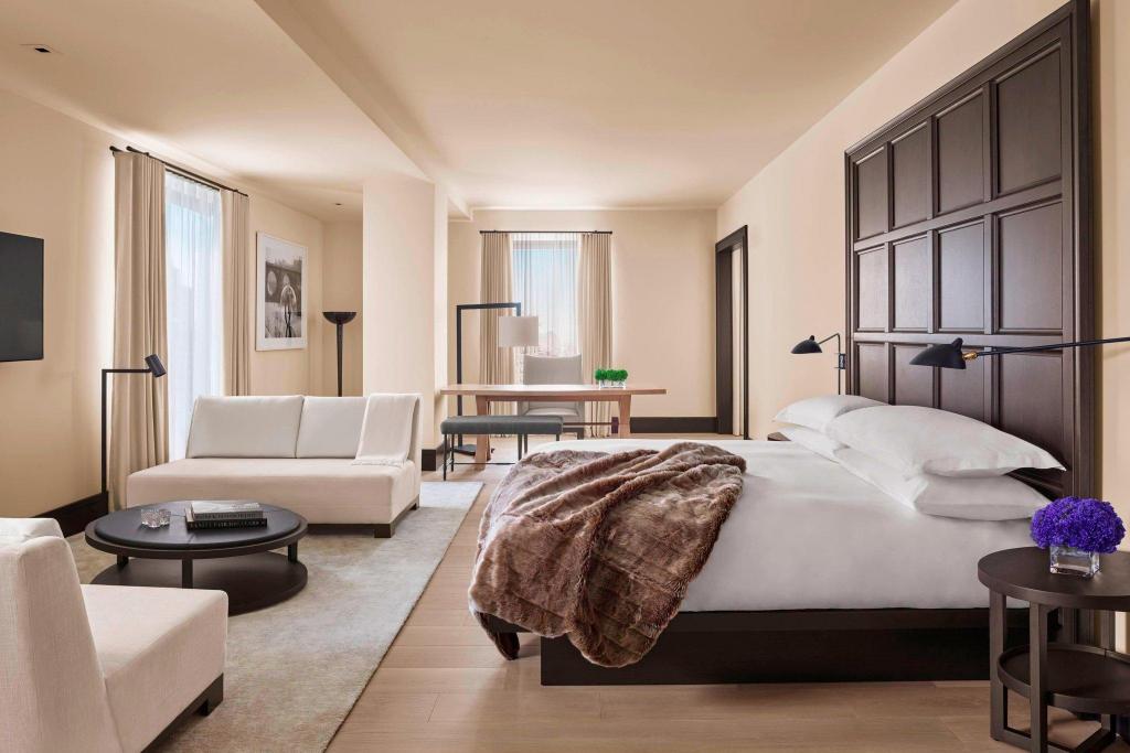 Madison, Suite, King Bed, Empire Building View, City View