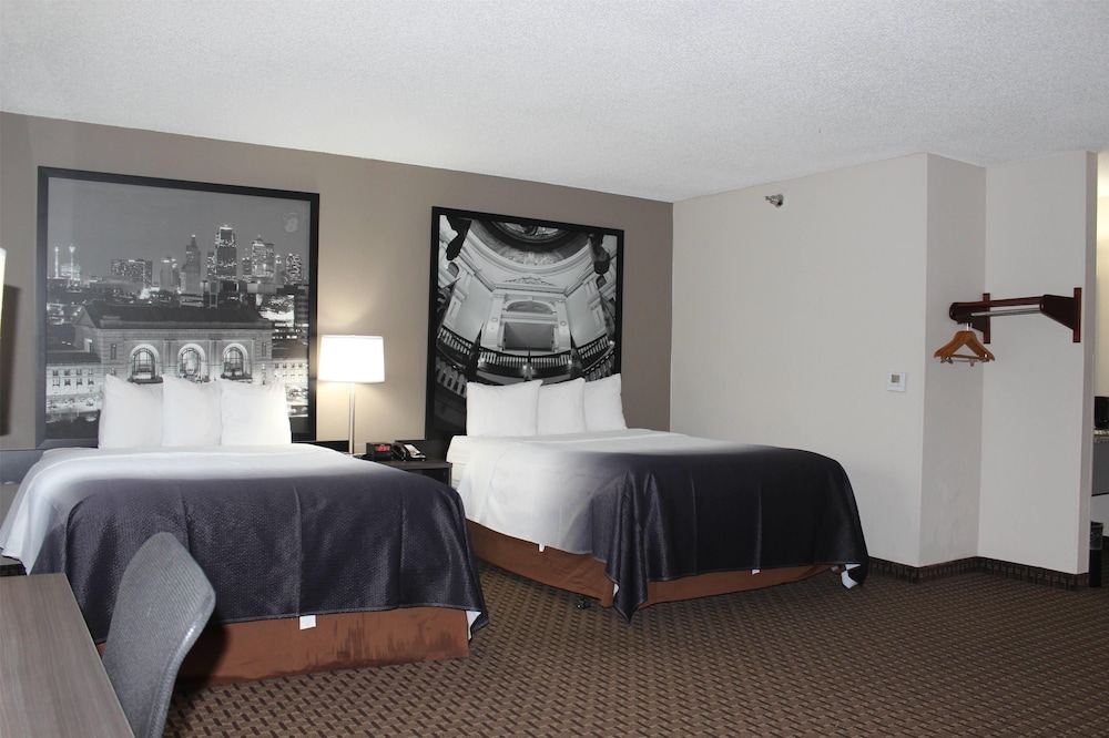 Super 8 by Wyndham Gardner 21/47
