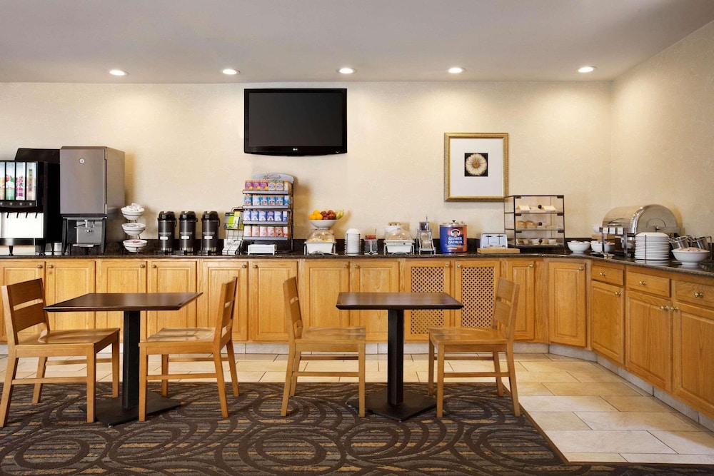 Country Inn Suites By Radisson Lexington Va 53/57