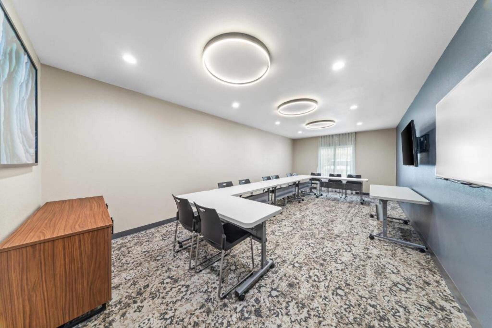 Everhome Suites Ontario Airport 29/39