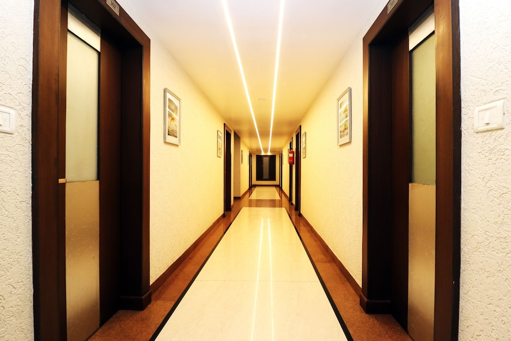 Hotel Rajhans Regent 26/48