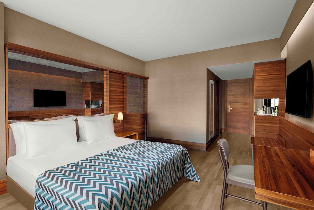 SUPERIOR ROOM FRENCH BALCONY