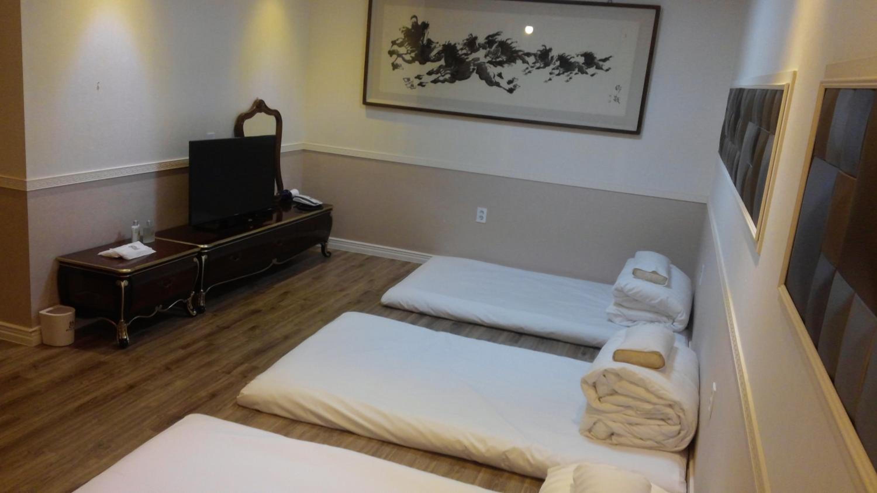 جناح عائلي، Hotel Graytone Dunsan 3/6