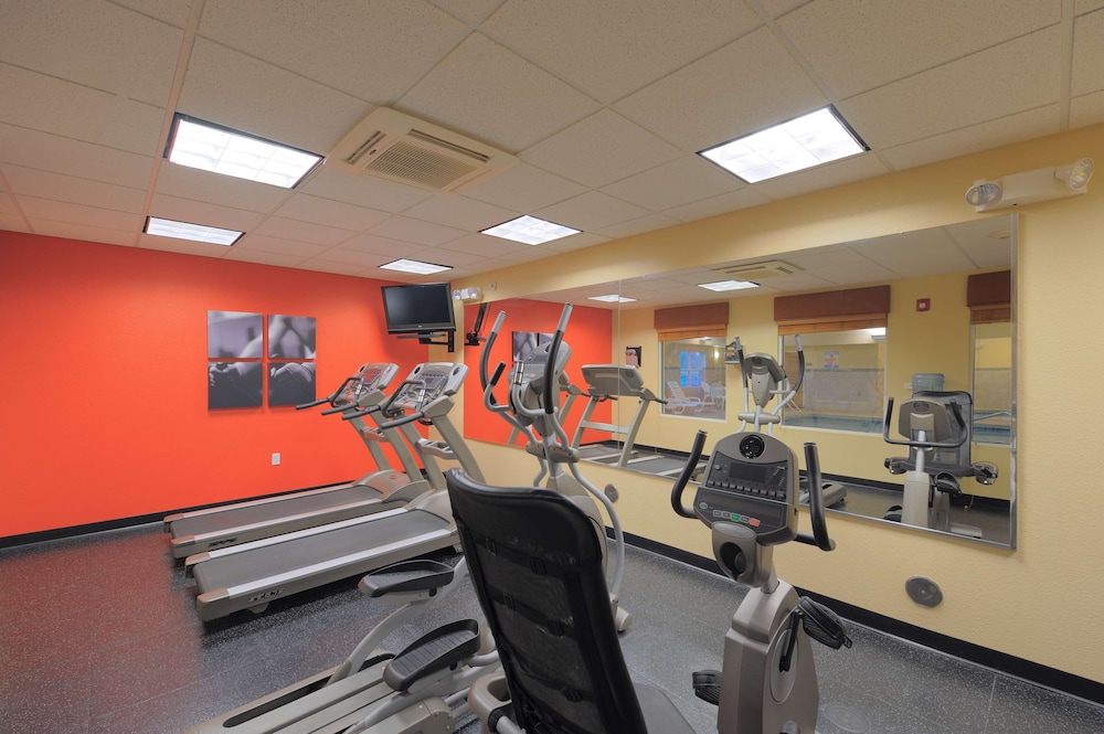 Country Inn & Suites by Radisson, Rossford - Toledo South 14/28
