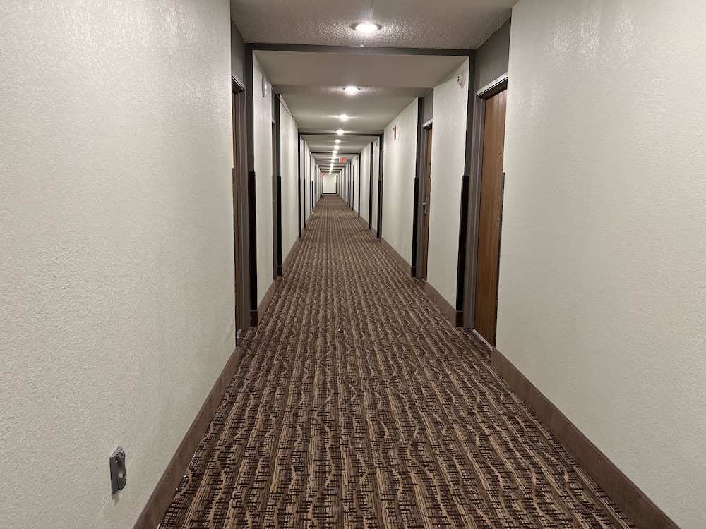 Quality Inn & Suites Louisville East 14/28