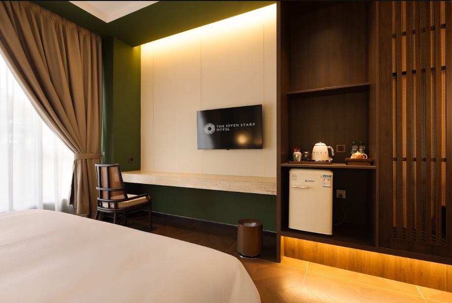 The Seven Stars Hotel 9/48