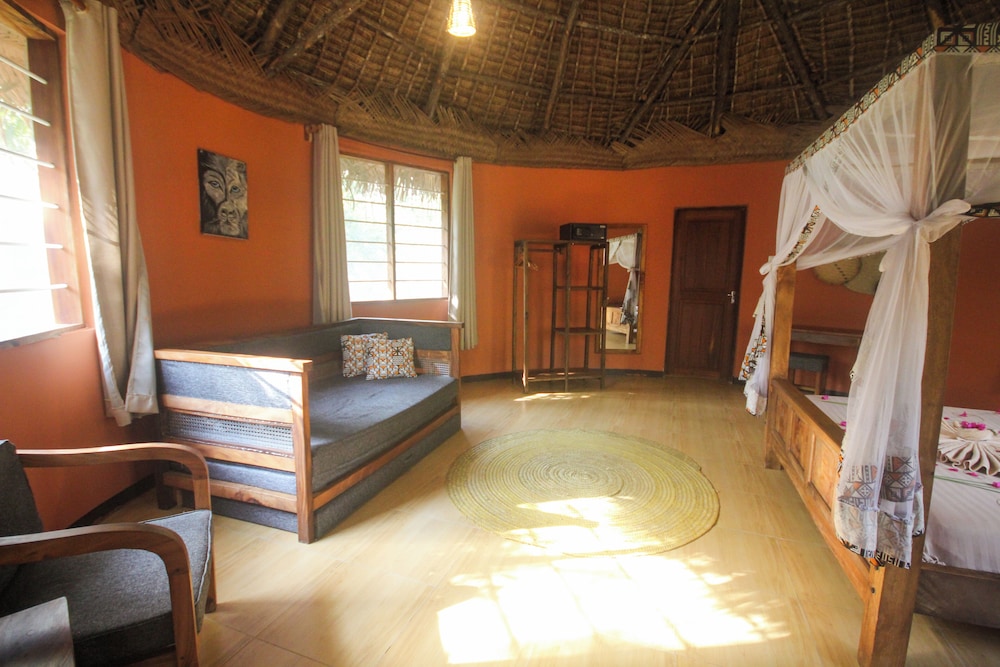 Africa Safari Camp 18/50
