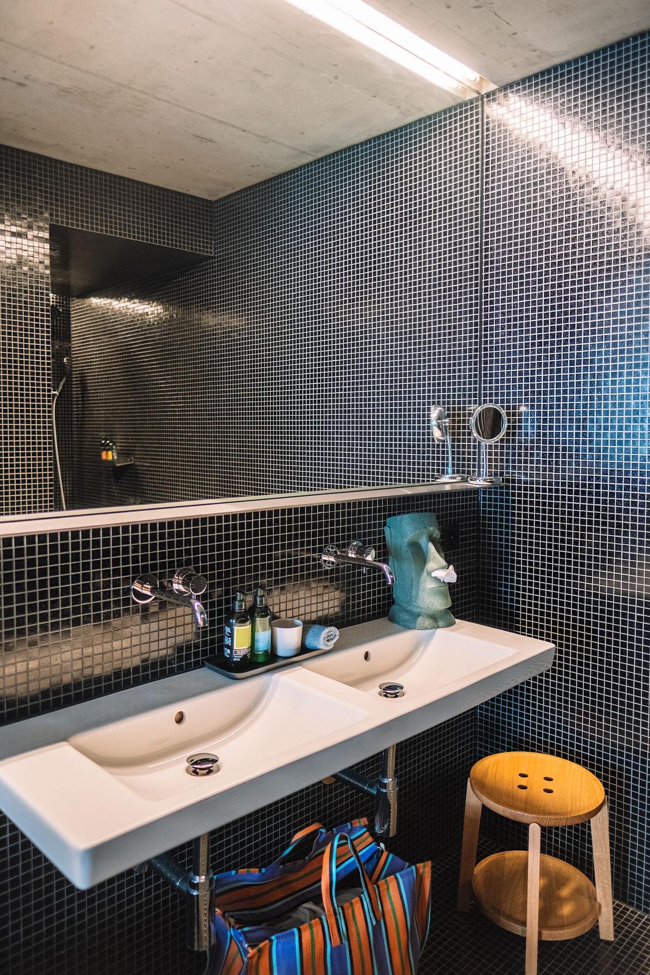 Signature, Design، Nomad Design Lifestyle Hotel 2/2