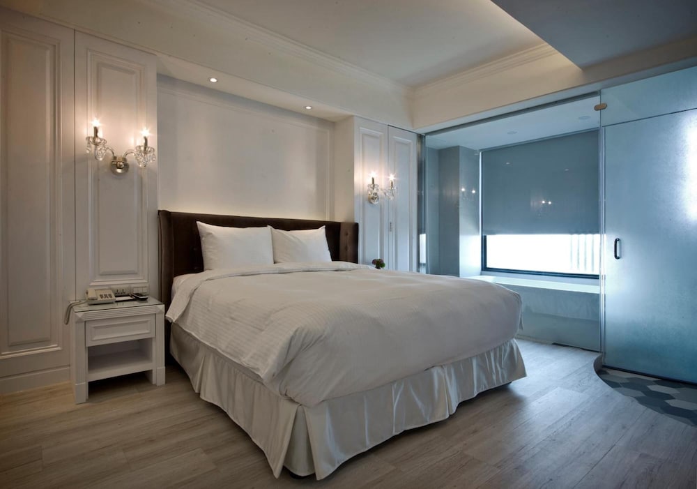 JOY INN 13/47