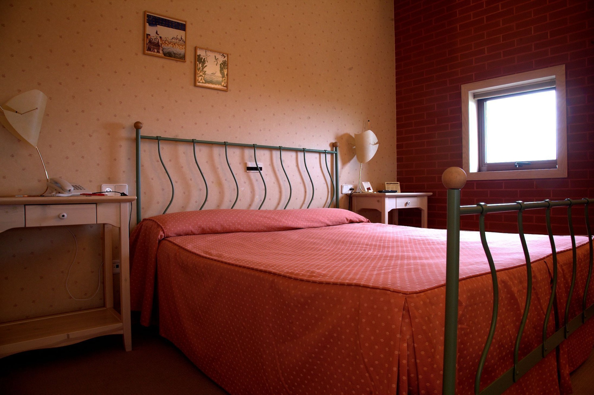 ROOM, SINGLE, DOUBLE BED