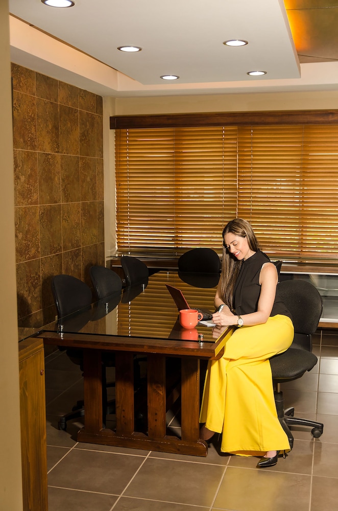 Hotel Suites And Apartments La Sabana 22/39