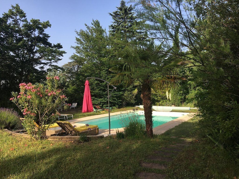 Villa Castel Chambres dHotes 17/45