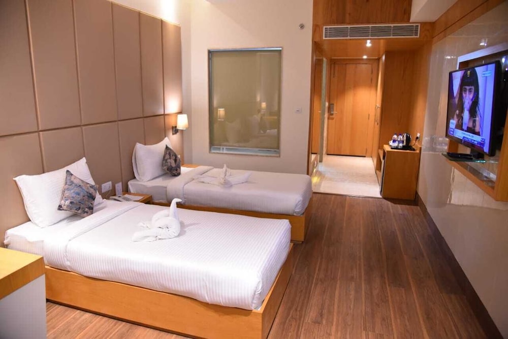 Hotel Narayanam 28/50