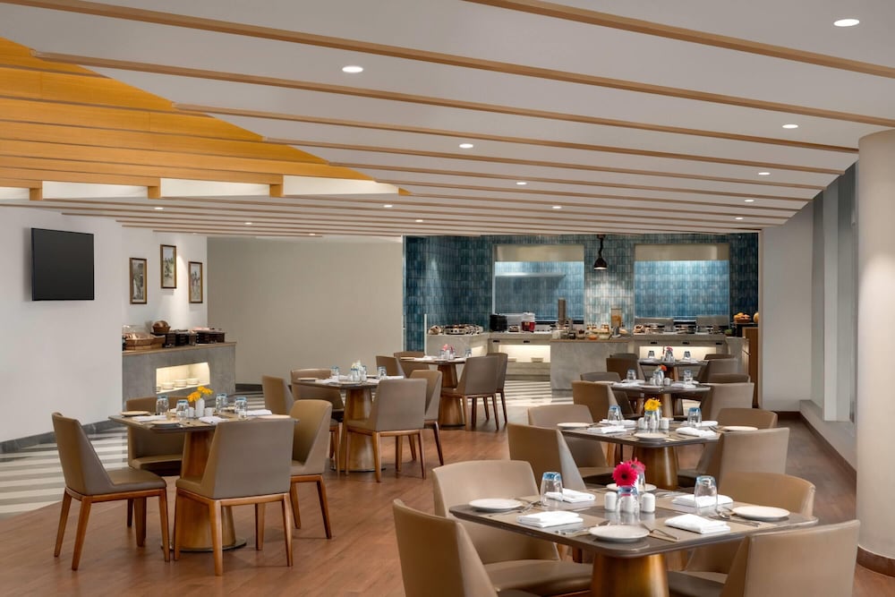Ramada Encore by Wyndham Lucknow Airport 39/48