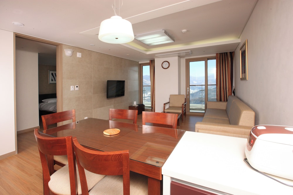 High1 Condominium 37/50