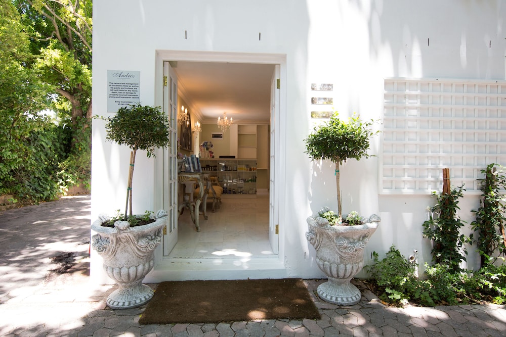 The Andros Deluxe Boutique Hotel 3/67