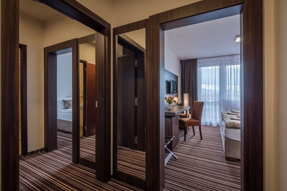 Hotel Satel 23/50