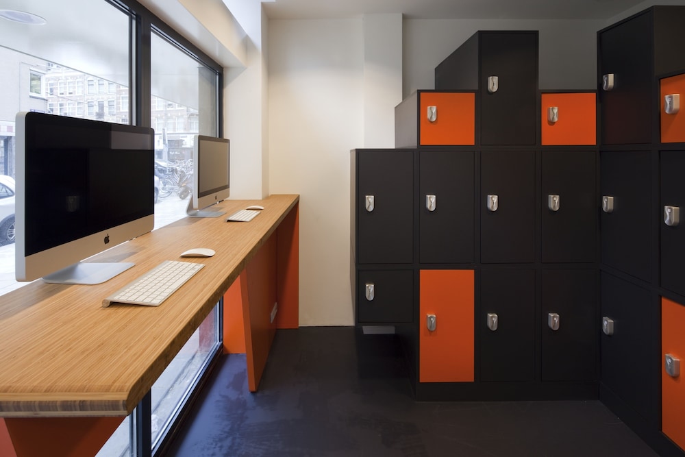 easyHotel Amsterdam City Centre 52/66