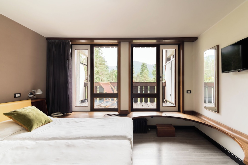 Boite Hotel 10/50