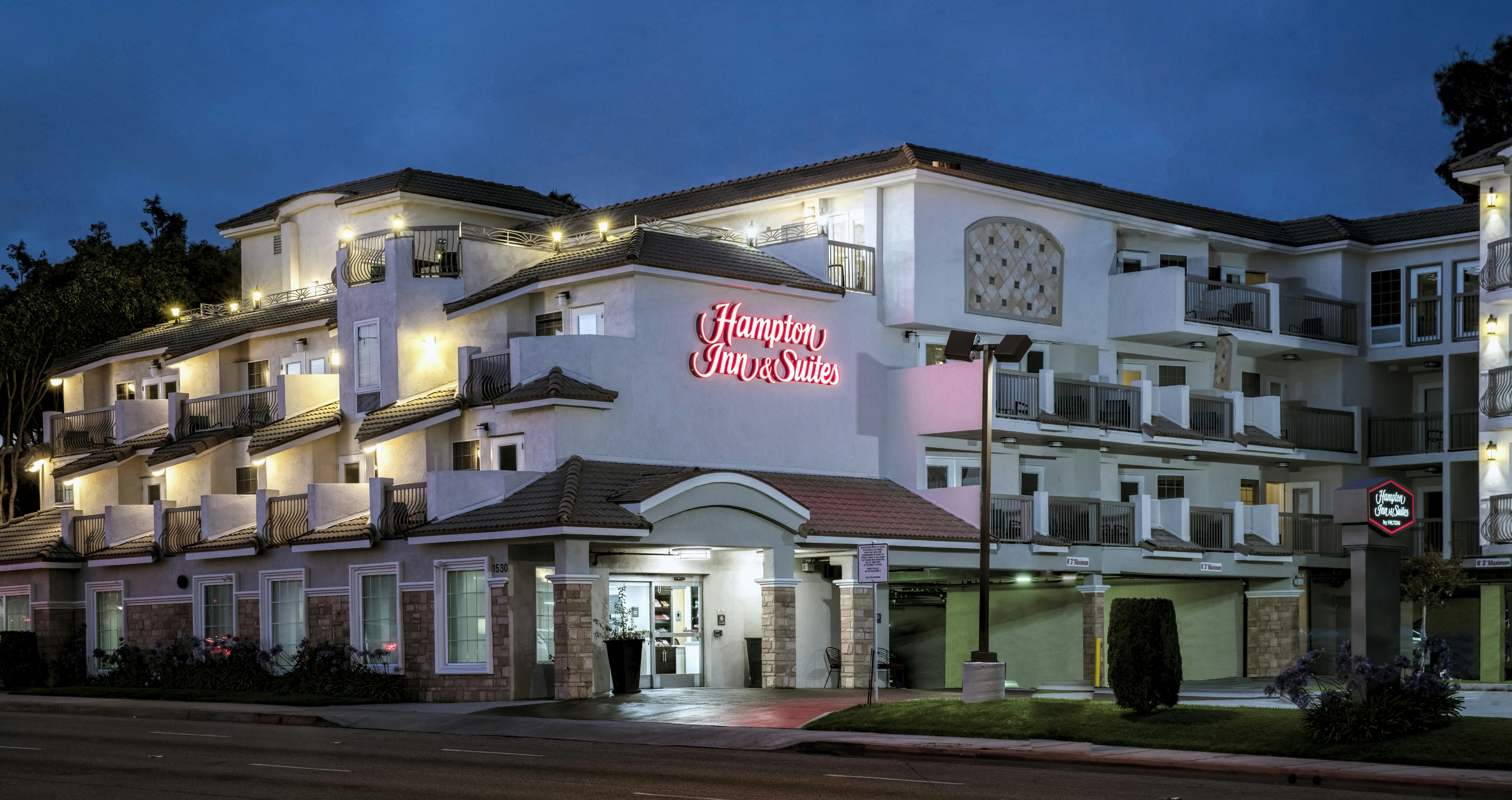 Hampton Inn and Suites Hermosa Beach 2/43