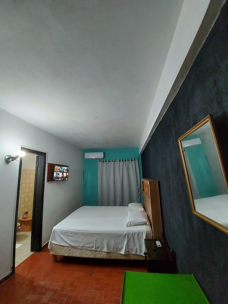 COSTANERA HOSTEL ASUNCION 27/53