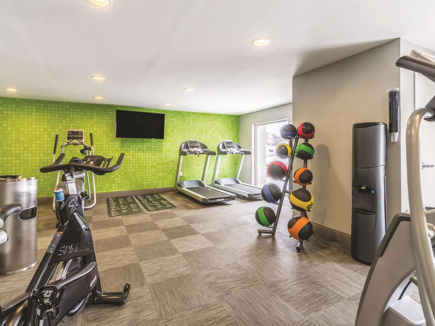 La Quinta Inn & Suites by Wyndham Cleveland - Airport North 28/44