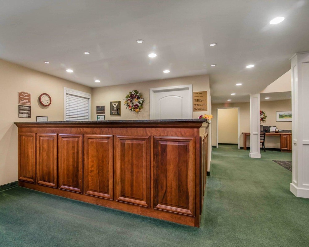 Align Inn Vermont (ex Quality Inn At Quechee Gorge) 12/40