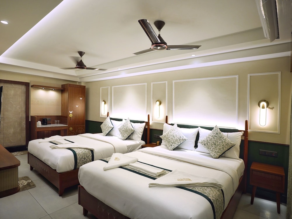 Premium, 4 Beds, Lateral Side Sea View
