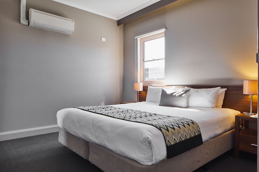 Quality Hotel Dickson 14/42
