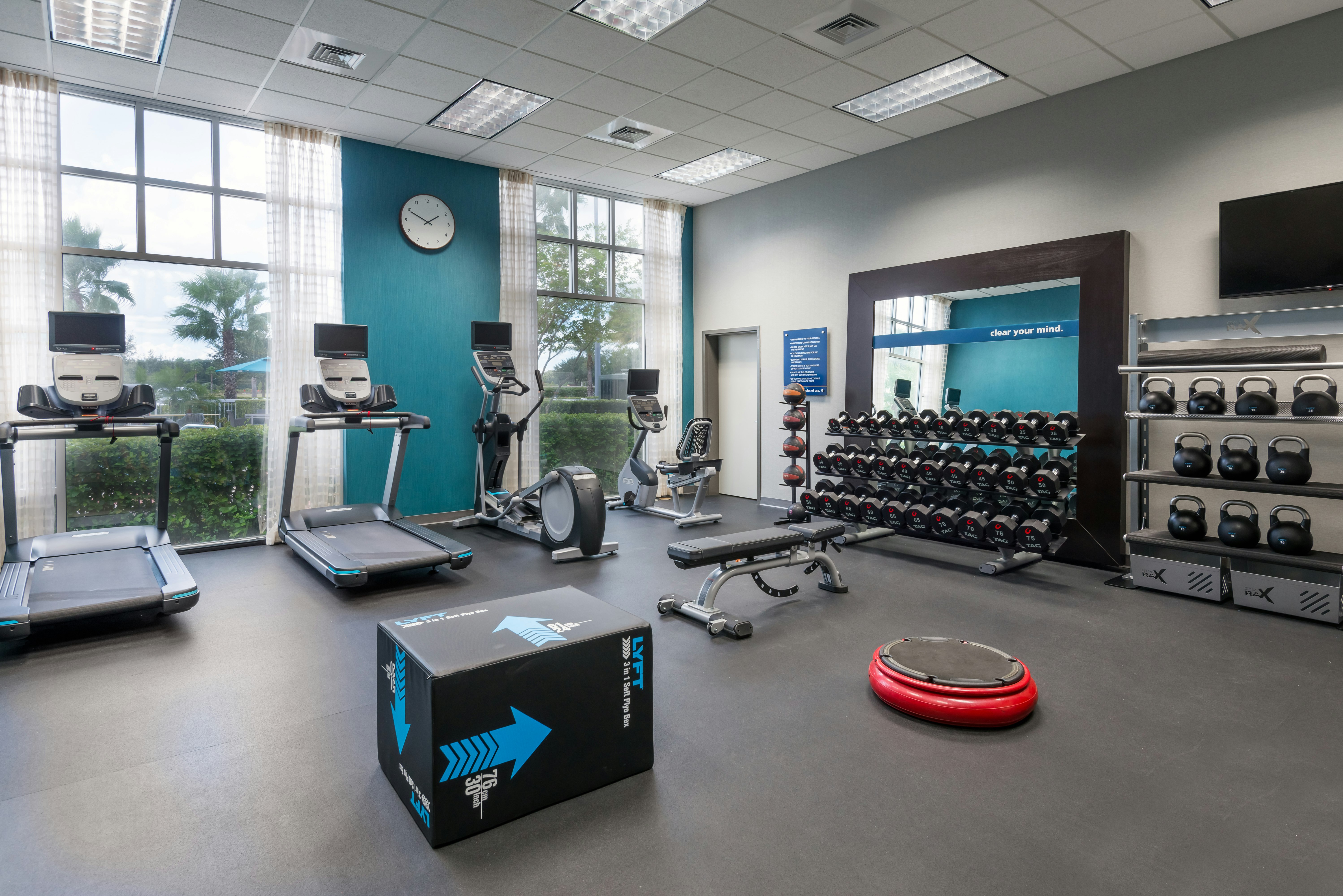 Hampton Inn & Suites Orlando Airport @ Gateway Village FL 29/58