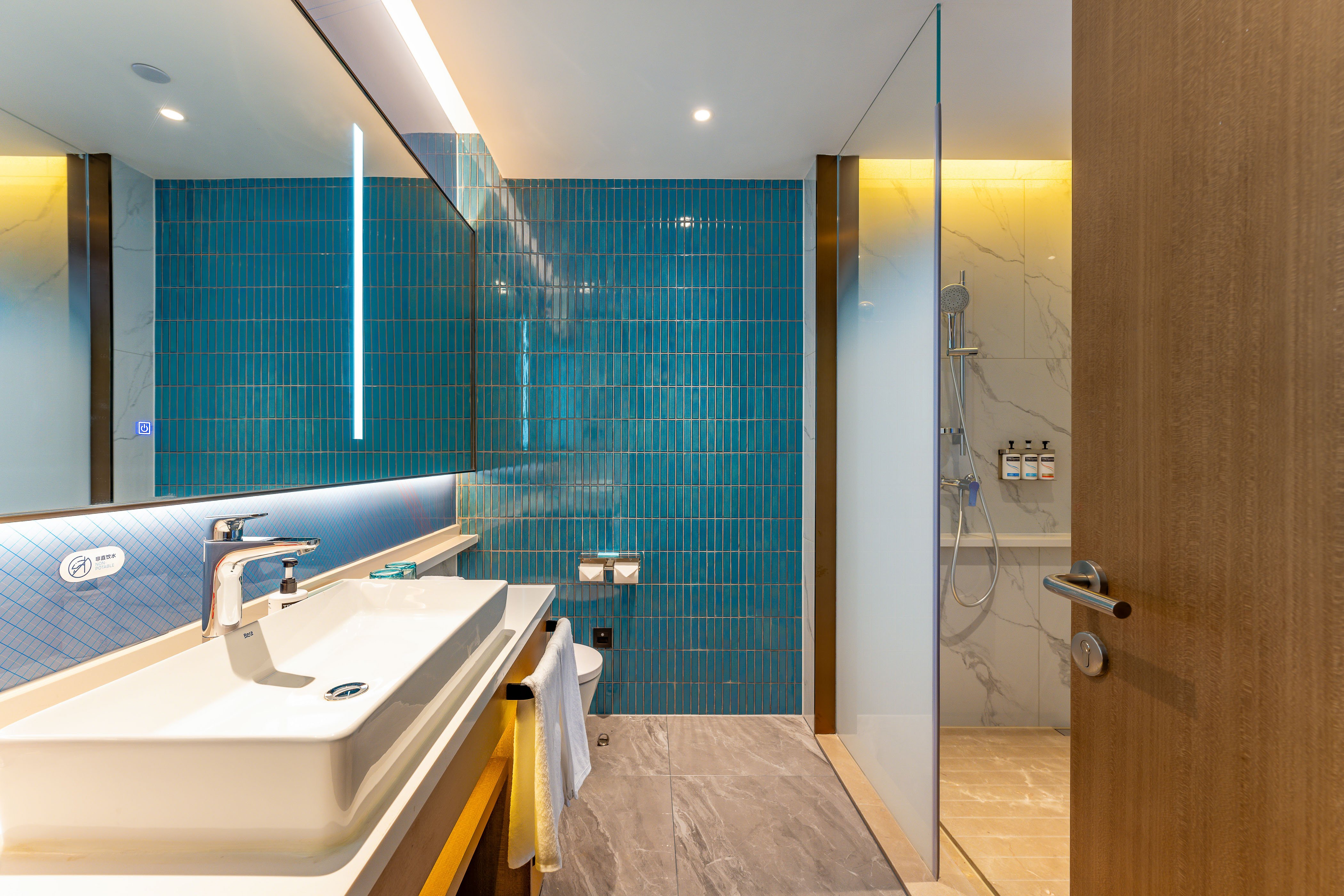 Standard, 1 King and 1 Single Beds, Holiday Inn Express Suzhou Bay 5/5