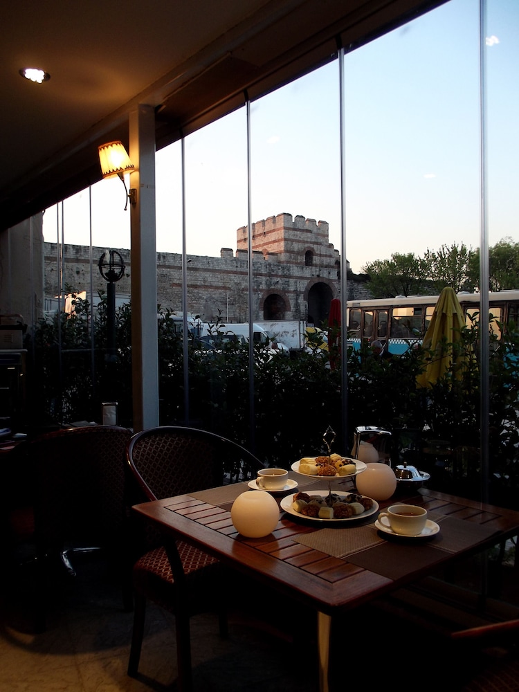 Hotel Goldengate Topkapi 30/50