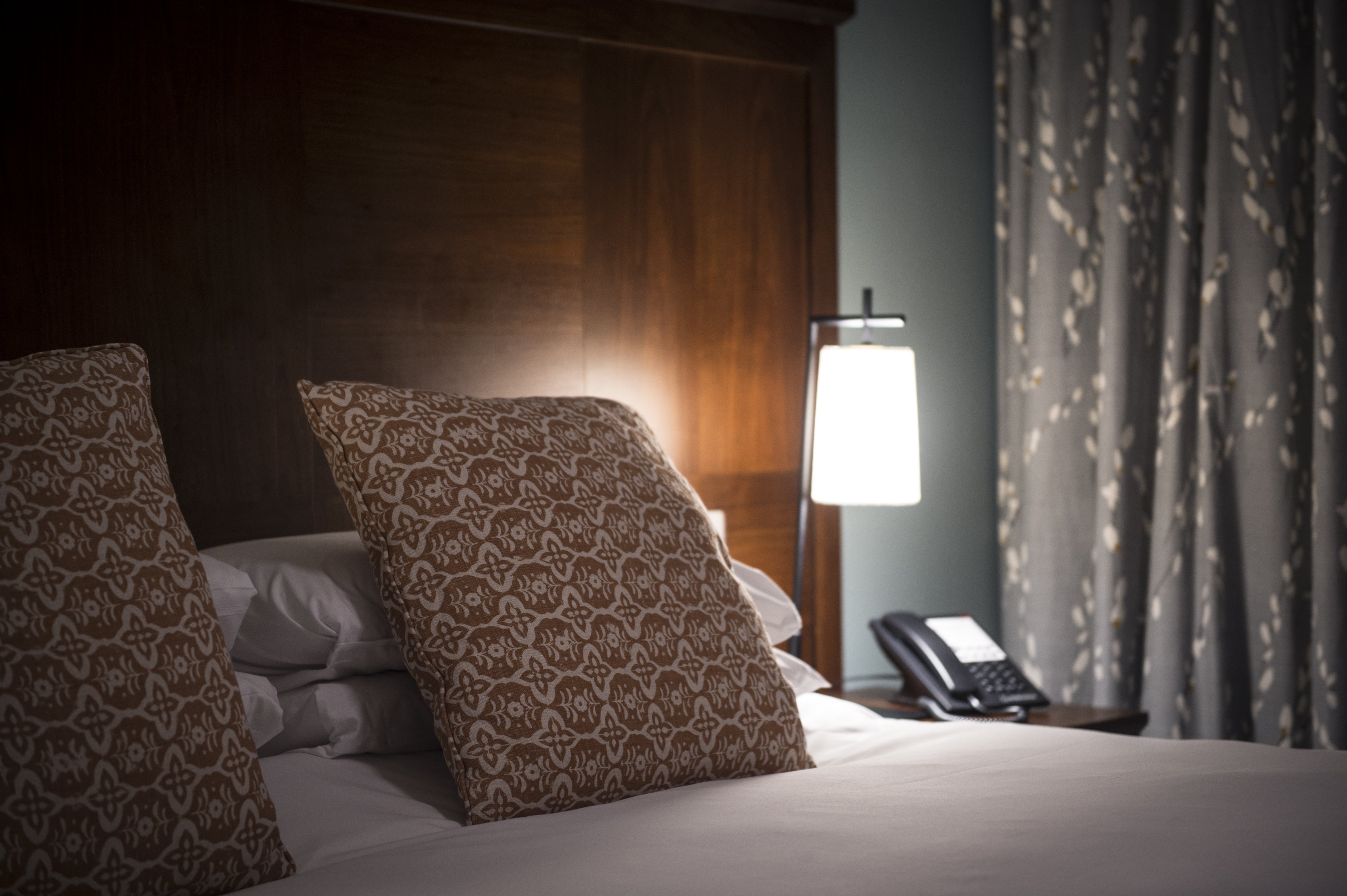 Bush Hotel Farnham 25/50