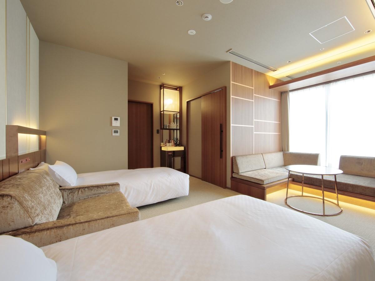 ROOM, TWIN BEDS, WITH VIEW, BATHTUB