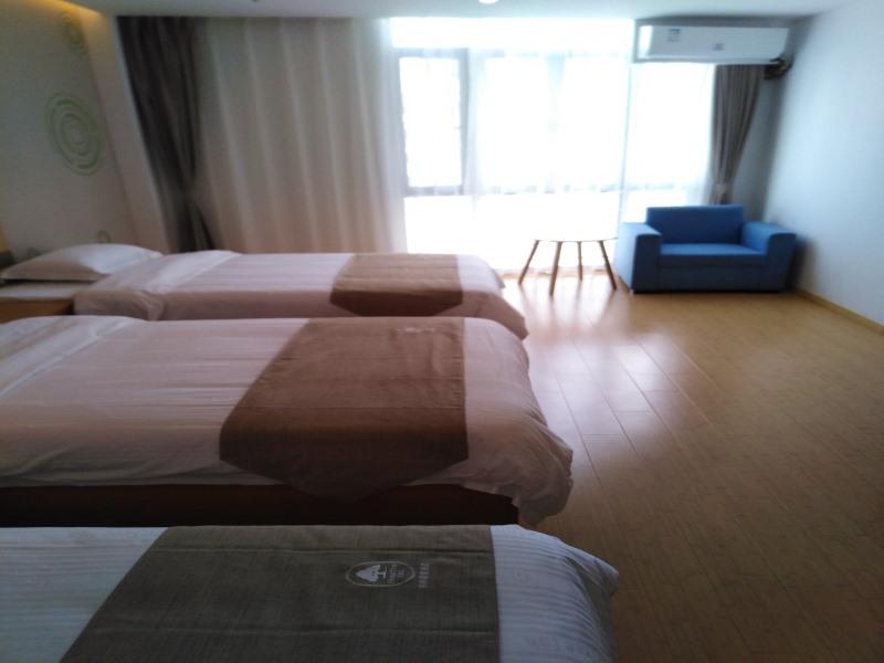 GreenTree Inn Shanghai Jinshan District Wanda Plaza Longhao Road Express Hotel 25/49