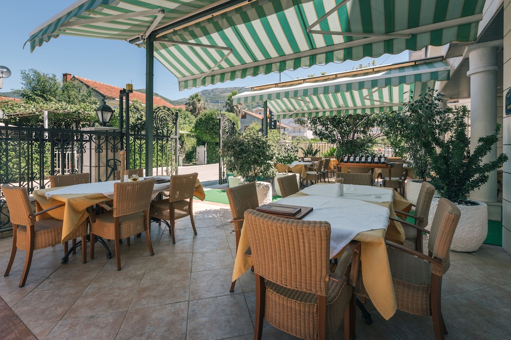 Hotel Villa Royal 40/54