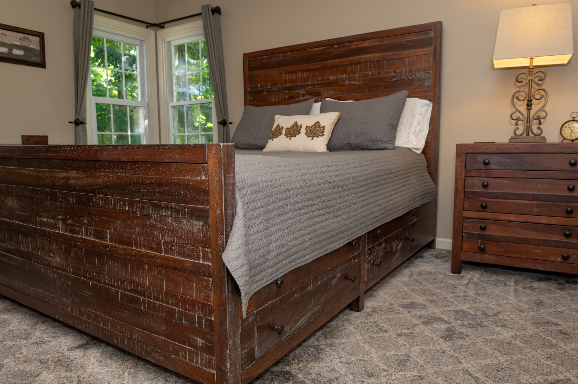 Romantic, Suite, Queen Bed, Private Bathroom