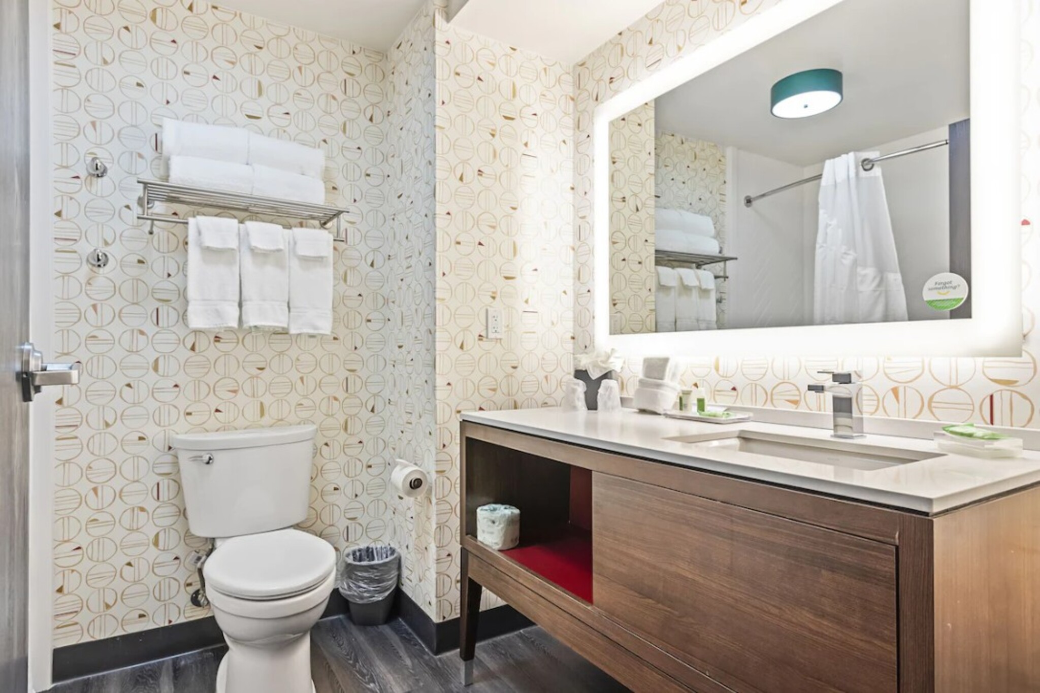 جناح لذوي الإعاقة، Holiday Inn St. Petersburg West 3/5