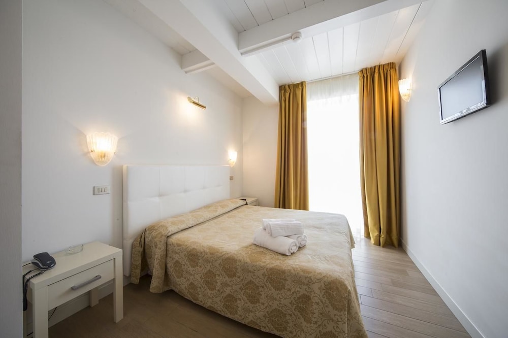 Hotel Alexander 10/50
