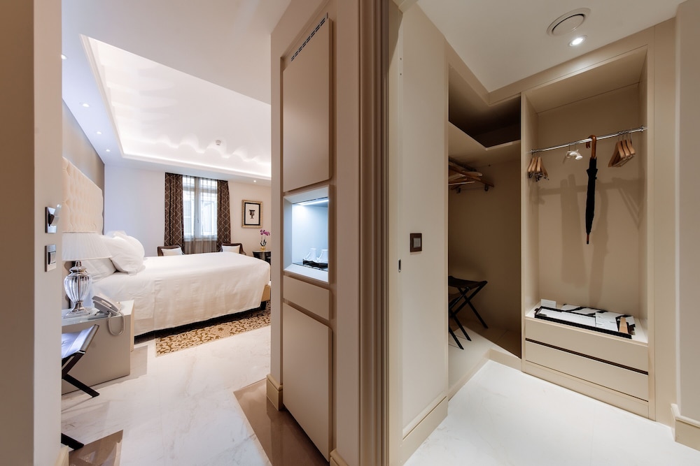 Aleph Rome Hotel Curio Collection by Hilton 28/63