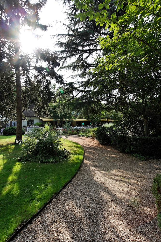Relais And Chateaux Cazaudehore 70/79