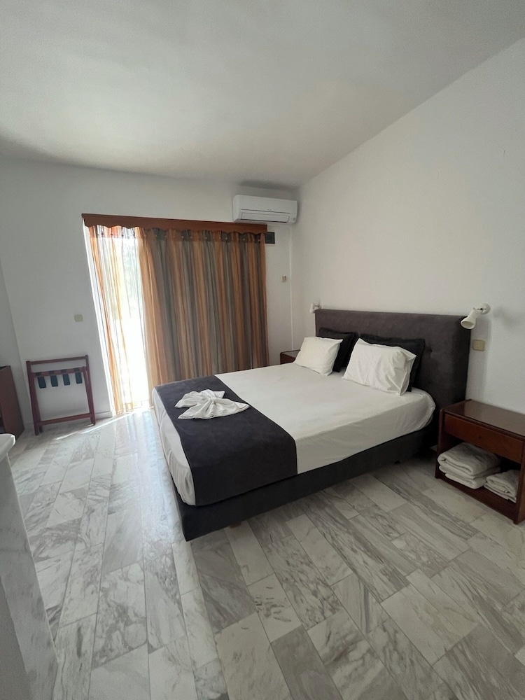 Vlycha Beach Studios & Apartments 26/71