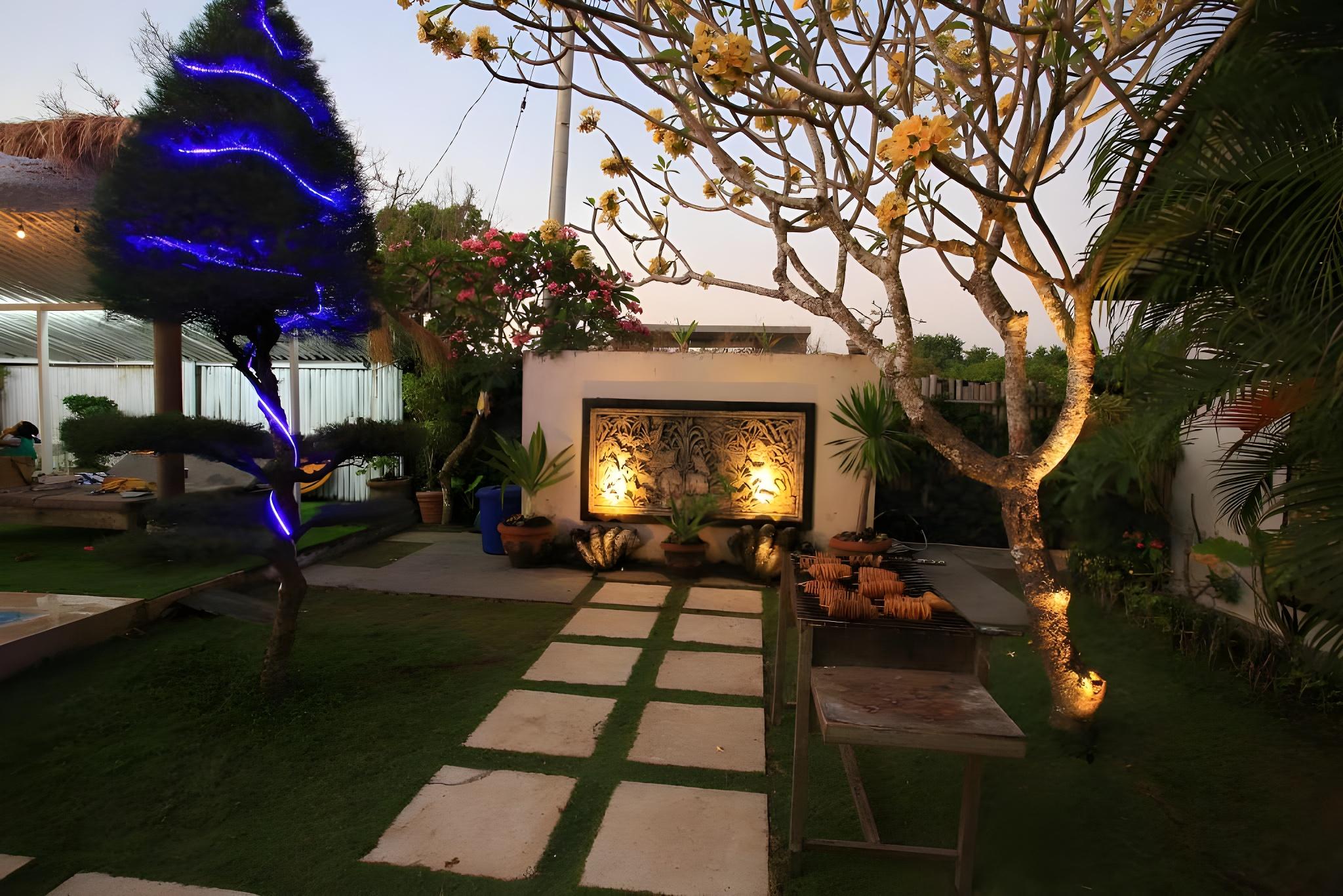3 Monkeys Lembongan 44/50
