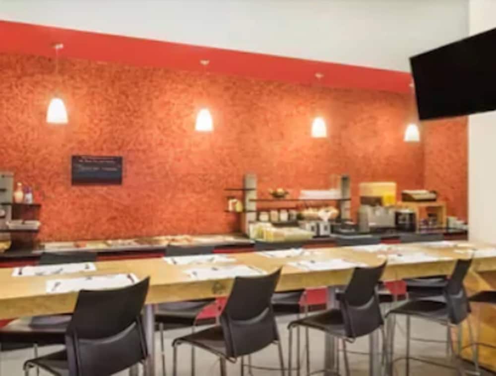 Ramada Encore by Wyndham San Luis Potosi 32/54