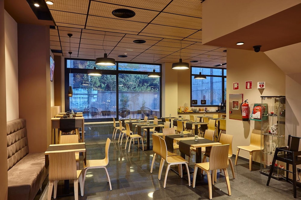 Hotel Bilbao Plaza 47/61