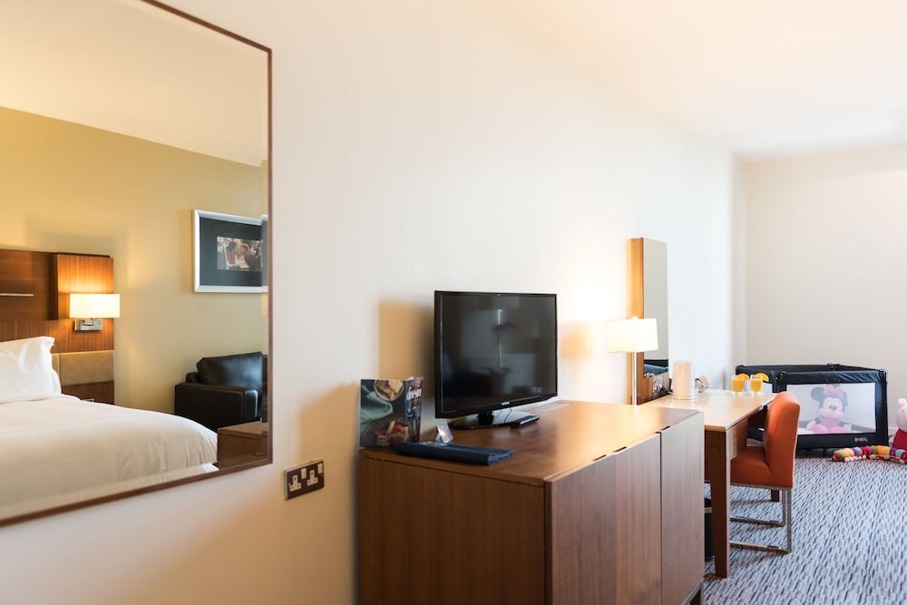 Clayton Hotel Dublin Airport Central 21/72