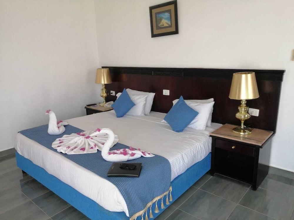 White Valley Palace 14/59