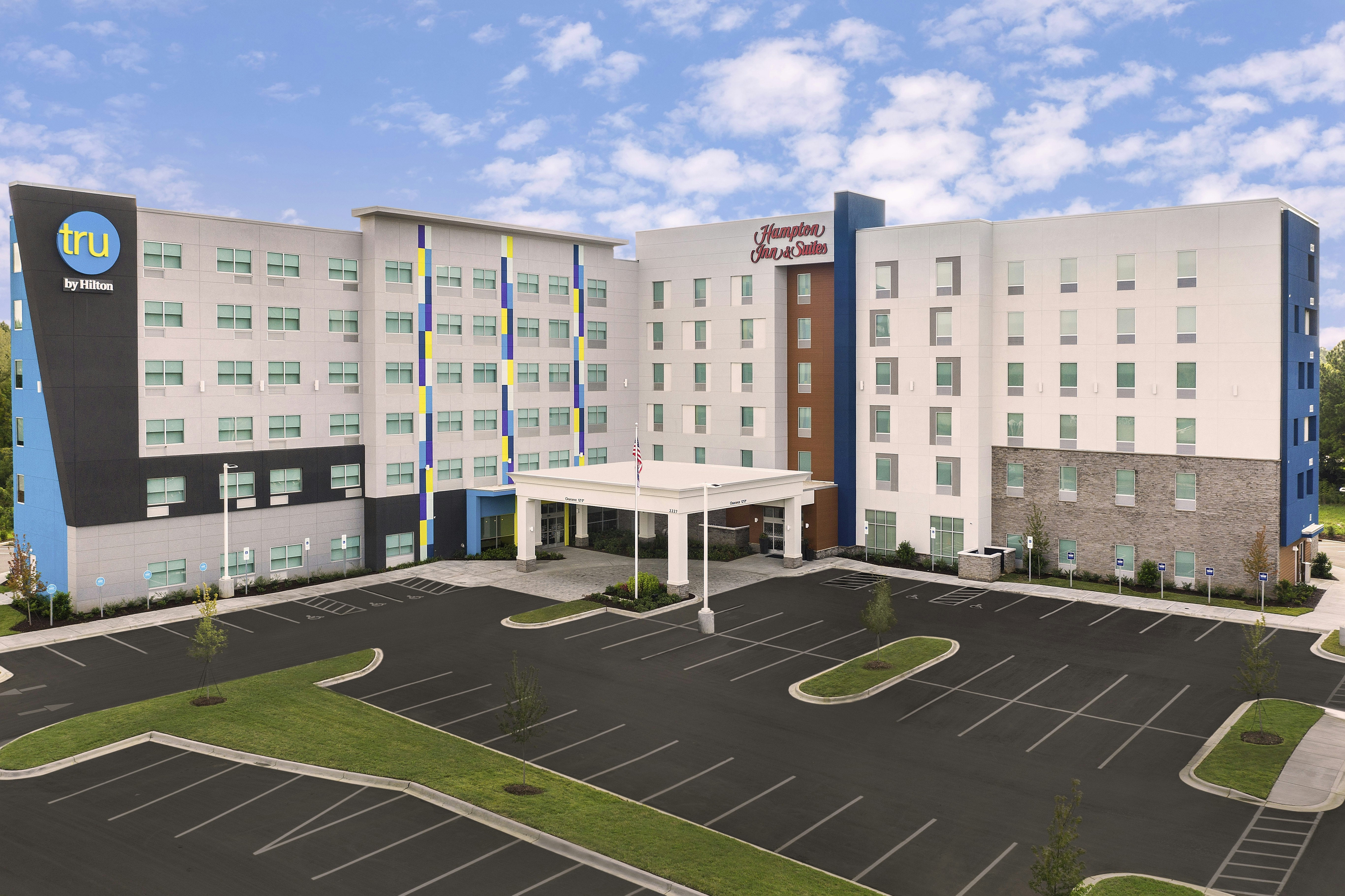 Tru By Hilton Charlotte Airport Lake Pointe 42/43