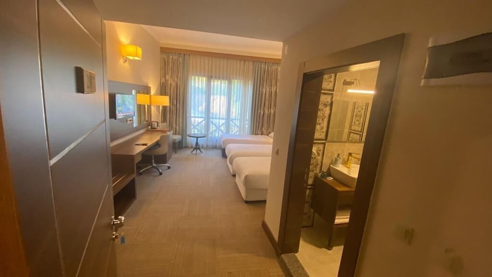 Grand Selale Hotel 49/50